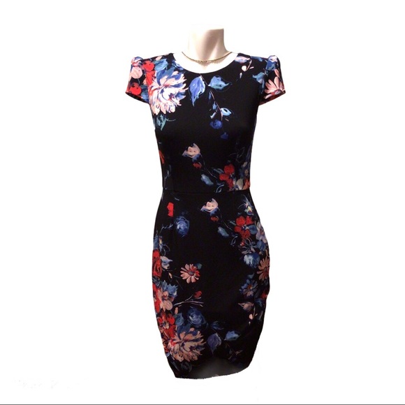 SOLD Betsey Johnson Floral Pencil Dress Sz 6 - Picture 5 of 12